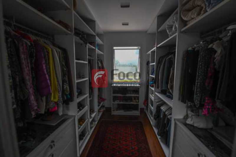 Conheça Closet do imóvel - Casa em Condomínio à venda Rua Poeta Khalil Gibran, Itanhangá, Rio de Janeiro - R$ 3.800.000 - JBCN40007 - 11 Closet - 11