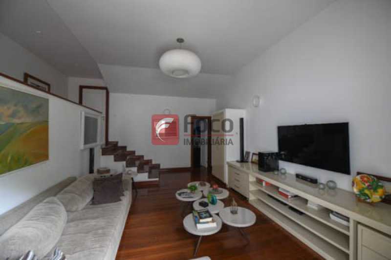 Conheça sala Tv do imóvel - Casa em Condomínio à venda Rua Poeta Khalil Gibran, Itanhangá, Rio de Janeiro - R$ 3.800.000 - JBCN40007 - 5 sala Tv - 5