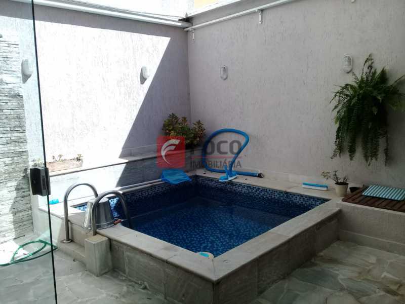 PISCINA - 2