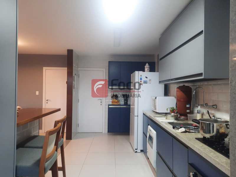 Conheça 20250430_165302 do imóvel - Oportunidade !!Entrar e morar, todo reformado proximo ao Clube Piraque !!! - JBAP21248 - 13 20250430_165302 - 13