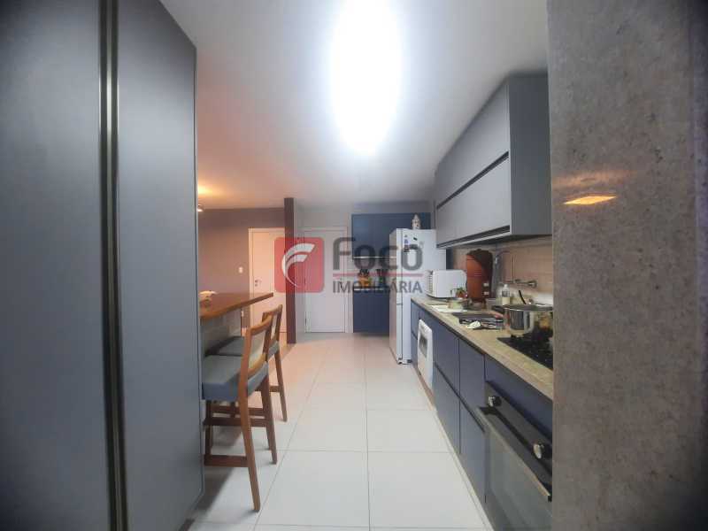 Conheça 20250430_165310 do imóvel - Oportunidade !!Entrar e morar, todo reformado proximo ao Clube Piraque !!! - JBAP21248 - 14 20250430_165310 - 14