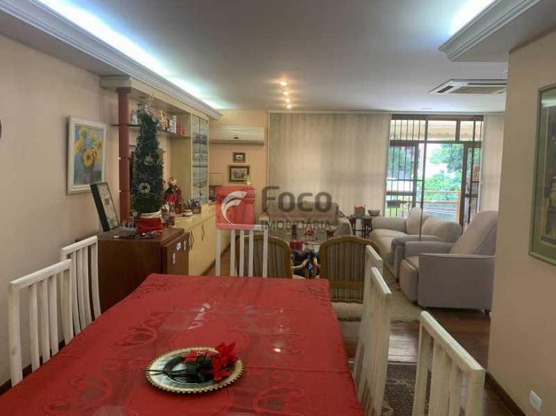 SALA - 9