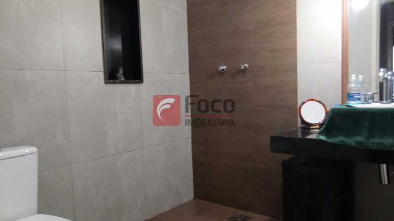 BANHEIRO SOCIAL - 16
