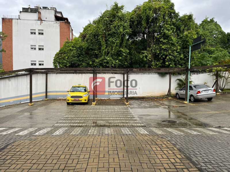 CIRCULAÇÃO CONDOMÍNIO - 24