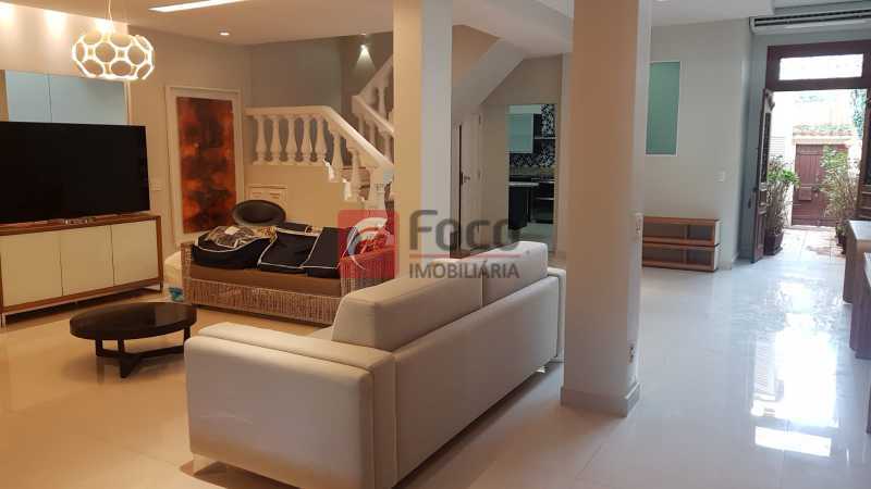 Conheça SALÃO EM 2 AMBIENTES do imóvel - Casa à venda Rua Triunfo, Santa Teresa, Rio de Janeiro - R$ 2.300.000 - JBCA30044 - 1 SALÃO EM 2 AMBIENTES - 1