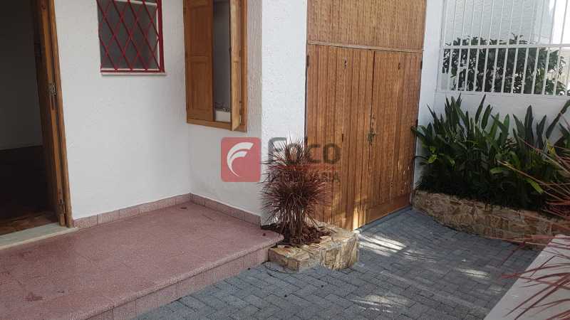 Conheça Entrada do imóvel - Casa à venda Rua Monte Alegre, Santa Teresa, Rio de Janeiro - R$ 1.200.000 - JBCA30045 - 2 Entrada - 2