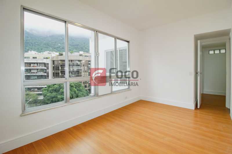 desktop_master_bedroom29 - 1