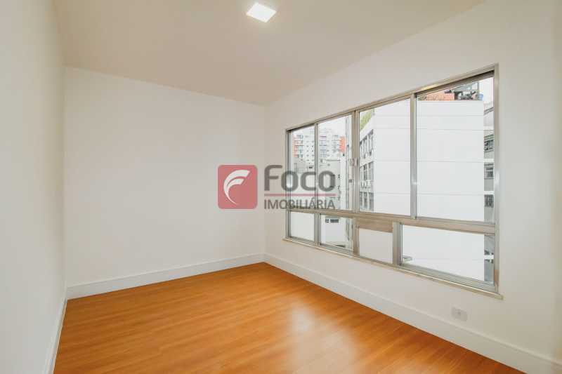 desktop_master_bedroom25 - 5