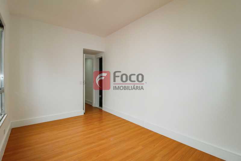 desktop_master_bedroom23 - 9