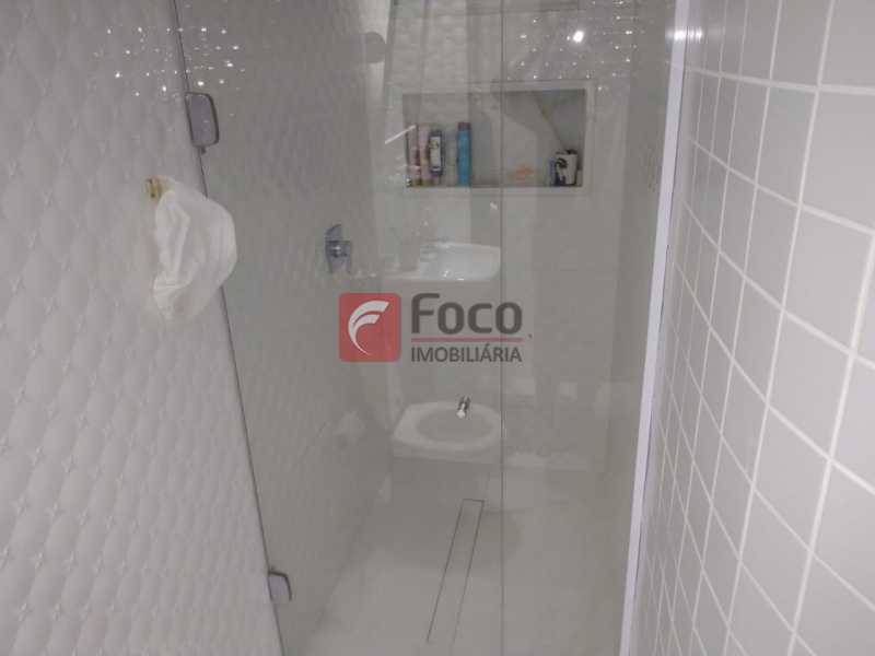 Conheça banheiro social box do imóvel - Apartamento à venda Rua Figueiredo Magalhães, Copacabana, Rio de Janeiro - R$ 1.420.000 - JBAP32122 - 17 banheiro social box - 17