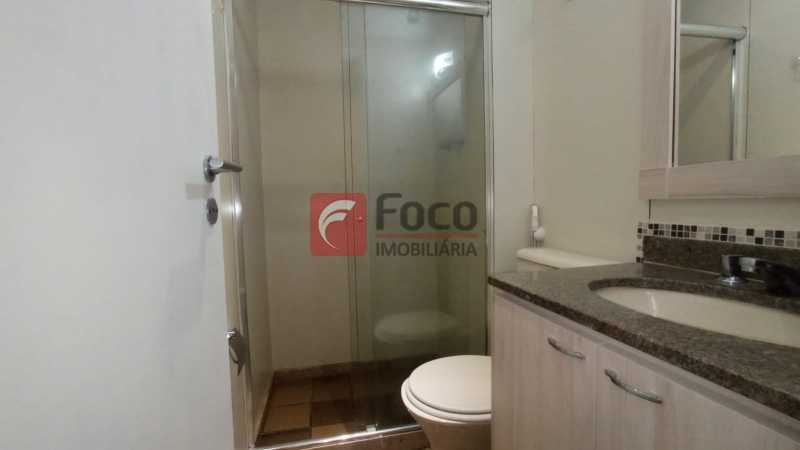 Conheça banheiro social do imóvel - Apartamento à venda Rua Pio Correia, Jardim Botânico, Rio de Janeiro - R$ 950.000 - JBAP21612 - 15 banheiro social - 15