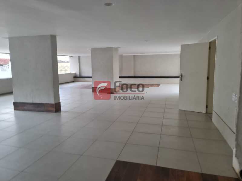 área do prédio - 9