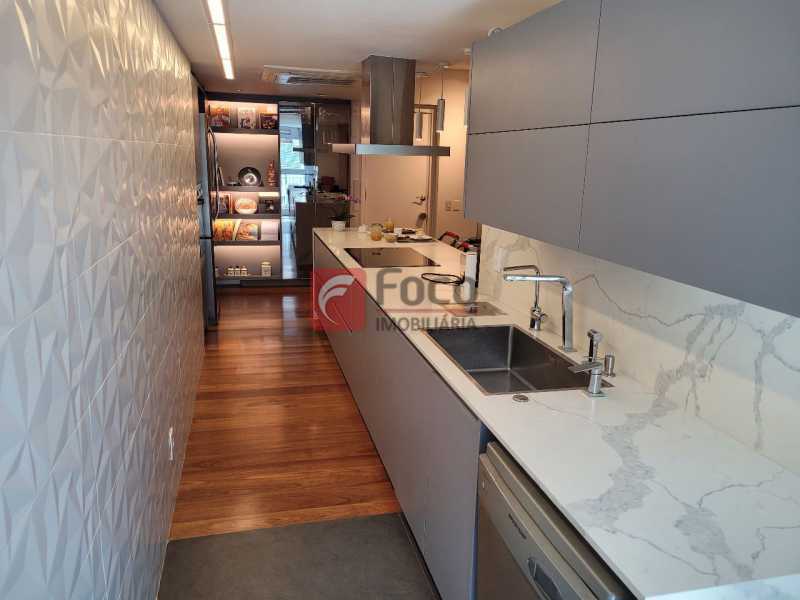 Conheça coz bancada do imóvel - Apartamento à venda Rua Timóteo da Costa, Leblon, Rio de Janeiro - R$ 2.750.000 - JBAP32185 - 22 coz bancada - 22