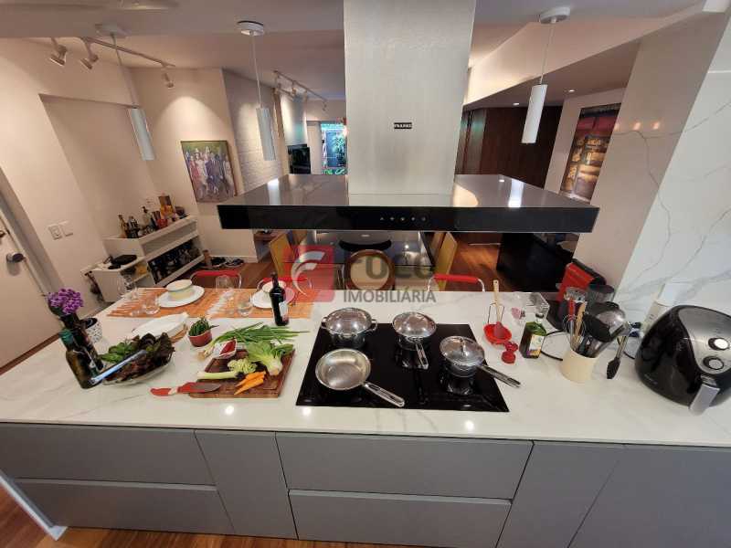 Conheça cozinha do imóvel - Apartamento à venda Rua Timóteo da Costa, Leblon, Rio de Janeiro - R$ 2.750.000 - JBAP32185 - 23 cozinha - 23