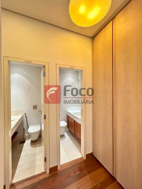 Conheça 24 do imóvel - Espetacular Imovel - Rua Arborizada - Casa Residencial e Comercial - JBCA30055 - 26 24 - 26