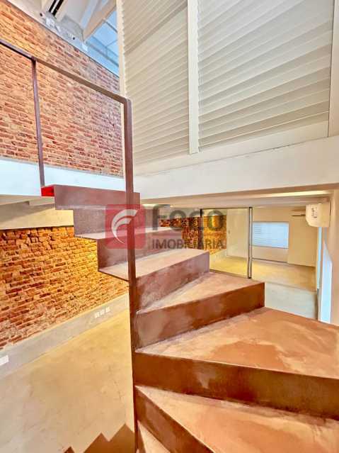 Conheça 14 do imóvel - Espetacular Imovel - Rua Arborizada - Casa Residencial e Comercial - JBCA30055 - 16 14 - 16