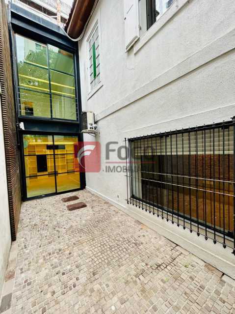 Conheça 4 do imóvel - Espetacular Imovel - Rua Arborizada - Casa Residencial e Comercial - JBCA30055 - 5 4 - 5