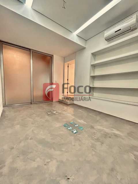 Conheça 27 do imóvel - Espetacular Imovel - Rua Arborizada - Casa Residencial e Comercial - JBCA30055 - 28 27 - 28