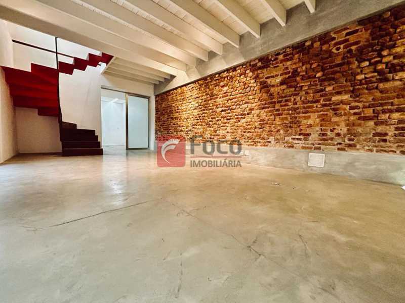 Conheça 28 do imóvel - Espetacular Imovel - Rua Arborizada - Casa Residencial e Comercial - JBCA30055 - 29 28 - 29