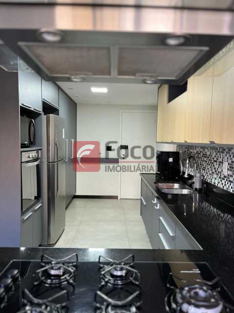 Conheça IMG-20240405-WA0052 do imóvel - OPORTUNIDADE!!! PREDIO REQUISITADO 3 QUARTOS ESPAÇOSOS COM SUITE VARANDA 2 VAGAS INFRA TOTAL !! - JBAP32242 - 23 IMG-20240405-WA0052 - 23