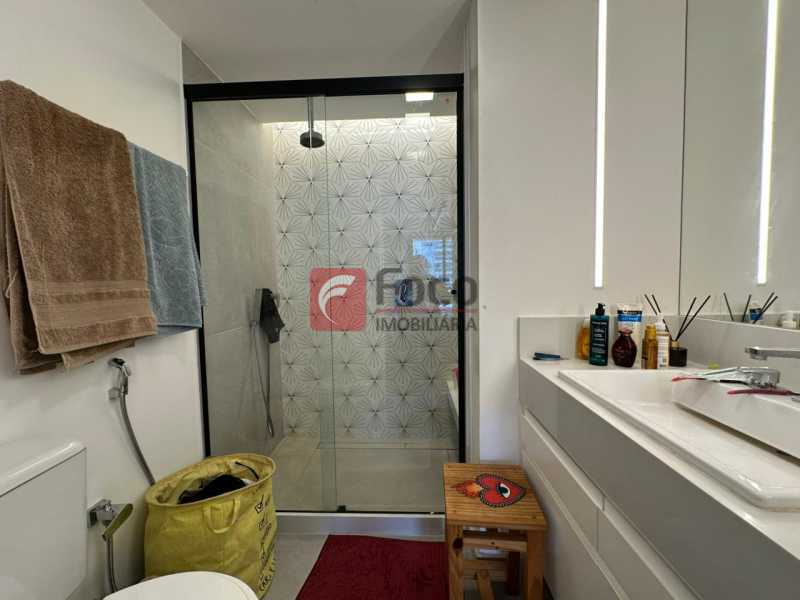 30064a83-c65d-415a-aace-46e3b7 - 24