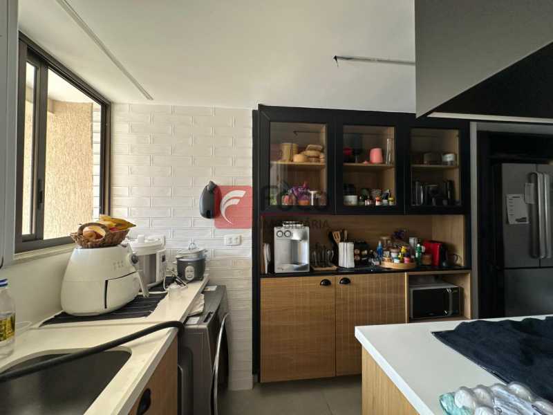 42328c7c-eb79-48e9-b9d6-422f19 - 30