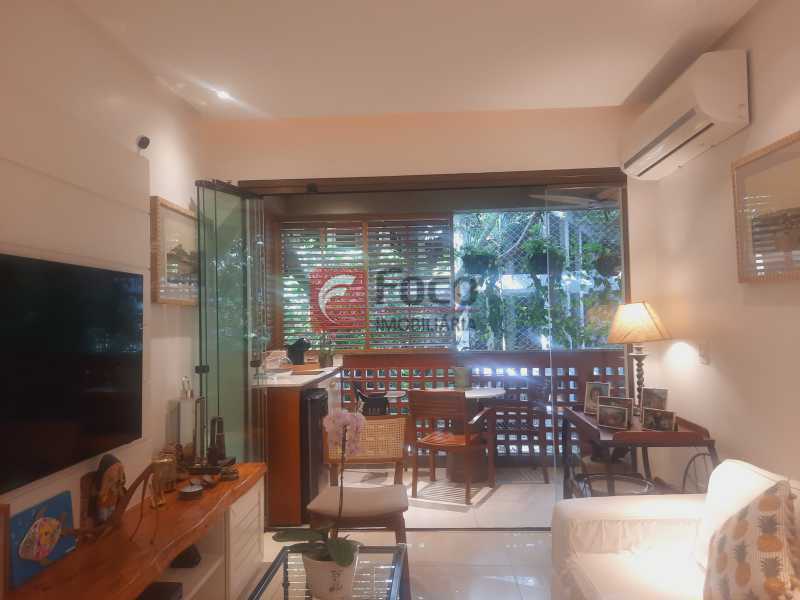 Conheça 1000636060 do imóvel - Oportunidade , lindo imovel , aconchegante 2 quartos espaçosos com varanda, todo reformado por arquiteto, entrar e morar !!! - JBAP21827 - 2 1000636060 - 2