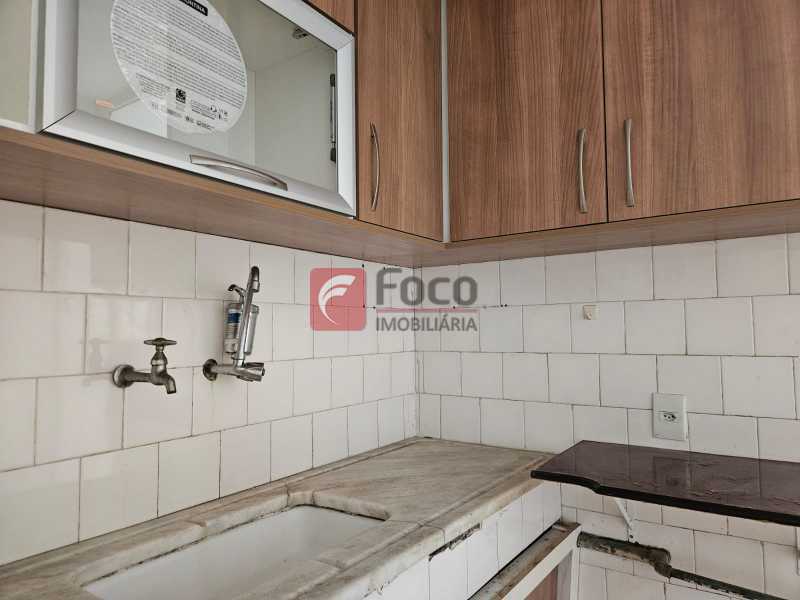 8b7e3a68-6c4a-49e3-a4e3-e48aa2 - 15