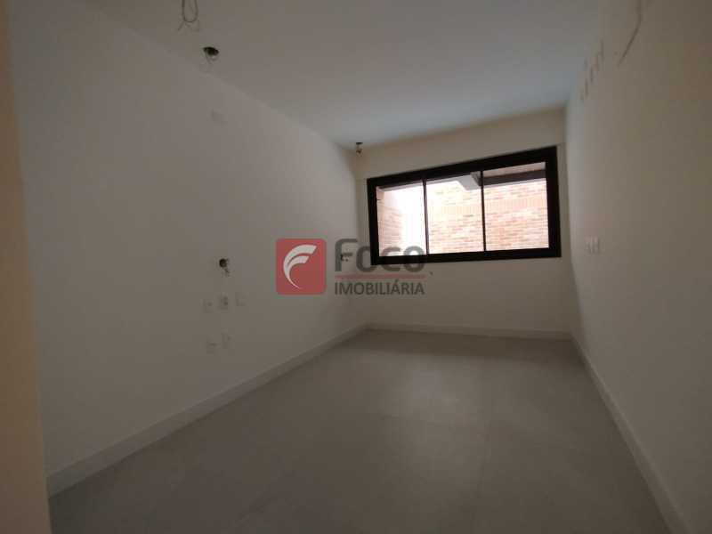 WhatsApp Image 2025-11-19 at 1 - 13