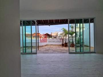 Cobertura linear com lazer privativo a poucos passos da praia e metrô! - JBCO40147