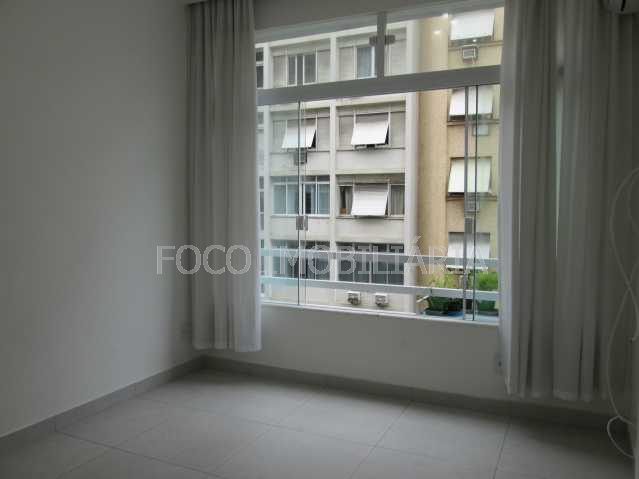 Conheça QUARTO do imóvel - Kitnet/Conjugado 30m² à venda Avenida Prado Júnior, Copacabana, Rio de Janeiro - R$ 630.000 - FLKI00141 - 2 QUARTO - 2