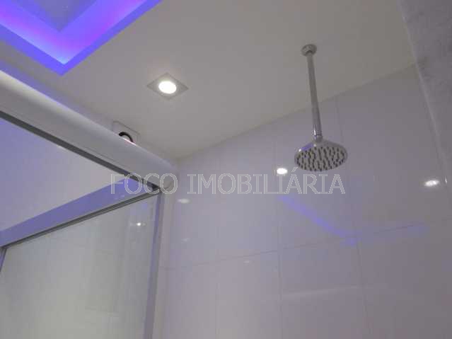 Conheça BANHEIRO do imóvel - Kitnet/Conjugado 30m² à venda Avenida Prado Júnior, Copacabana, Rio de Janeiro - R$ 630.000 - FLKI00141 - 13 BANHEIRO - 13