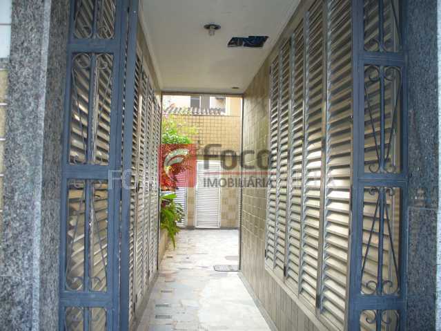 PÁTIO INTERNO - 22