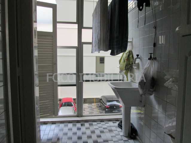ÁREA SERVIÇO - 18