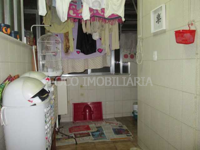 ÁREA SERVIÇO - 22