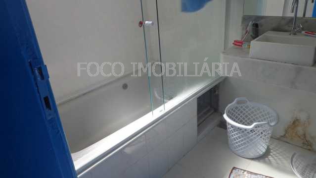 Conheça BANHEIRO do imóvel - Casa à venda Rua do Oriente, Santa Teresa, Rio de Janeiro - R$ 2.080.000 - FLCA80003 - 13 BANHEIRO - 13