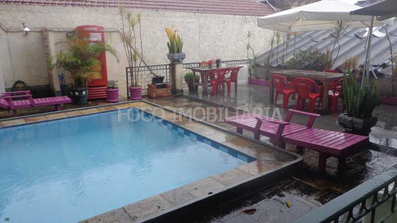 Conheça PISCINA E BAR do imóvel - Casa à venda Rua Joaquim Murtinho, Santa Teresa, Rio de Janeiro - R$ 1.800.000 - FLCA110001 - 1 PISCINA E BAR - 1