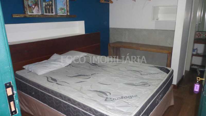 Conheça SUÍTE PADRÃO do imóvel - Casa à venda Rua Joaquim Murtinho, Santa Teresa, Rio de Janeiro - R$ 1.800.000 - FLCA110001 - 7 SUÍTE PADRÃO - 7