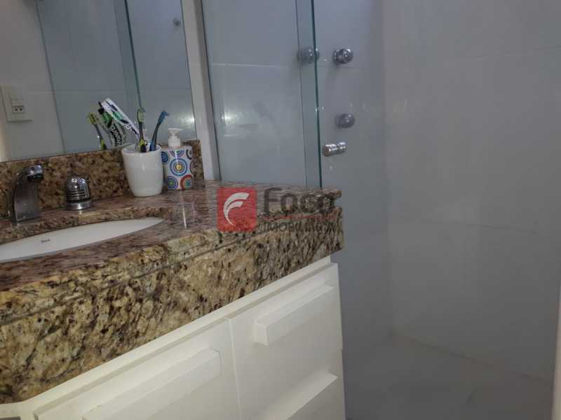 Conheça BANHEIRO do imóvel - Casa à venda Rua Stefan Zweig, Laranjeiras, Rio de Janeiro - R$ 1.950.000 - FLCA60025 - 25 BANHEIRO - 25