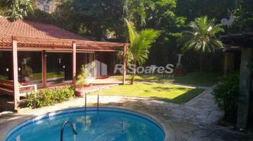 VENHA SER FELIZ - Casa em Cosme Velho com seis quartos sendo três suítes. - VVCA70004