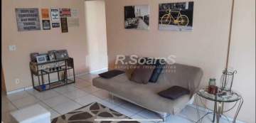 Apartamento com 2 quartos elevador vaga coberta em Praça Seca. - VVAP20795