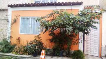 CASA COM TRÊS QUARTOS SENDO DUAS SUÍTES, EM FREGUESIA - JACAREPAGUÁ, RUA EDGARD WERNECK. - VVCN30158