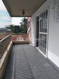Apartamento com 01 quarto, vazio, garagem, com dependência completa na rua Teles, bairro Campinho. - VVAP10121