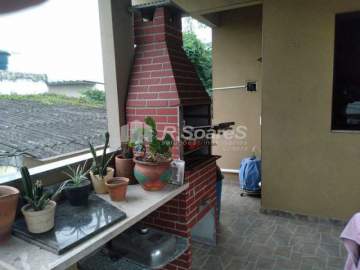 CLIQUE E CONFIRA! - Casa de vila composta de dois quartos em Bento Ribeiro. - BTCV20004