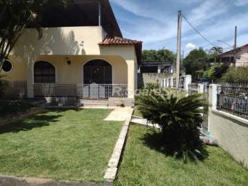 CASA COM TRÊS QTOS, SENDO UM SUÍTE, EM JARDIM SULACAP, RUA ALAGOINHA. COM TERRENO 960M - VVCA30253