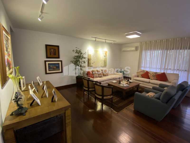 C9A6364B-39B6-4166-9FDA-FC3D91 - 9