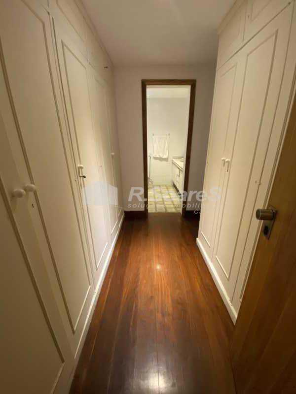 FFC3087D-7932-40D6-B60A-526867 - 18