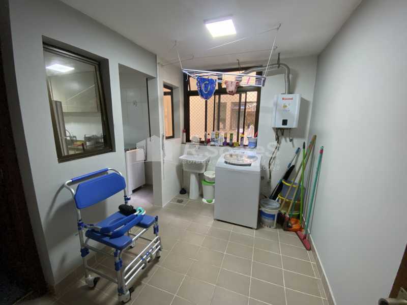 BEECE51B-FAEF-4E16-8725-53E833 - 25