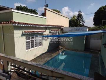 Casa linear com três quartos, sendo um, suíte, garagem 03 vagas, em Vila Valqueire, rua Jabitaca. - VVCA30263