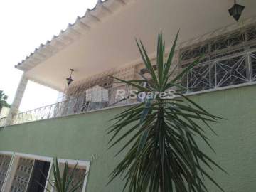 Feito para você - Casa com 265 m2. garagem para 02 carros, em Vila Valqueire , Praça Saiqui. - VVCA30265
